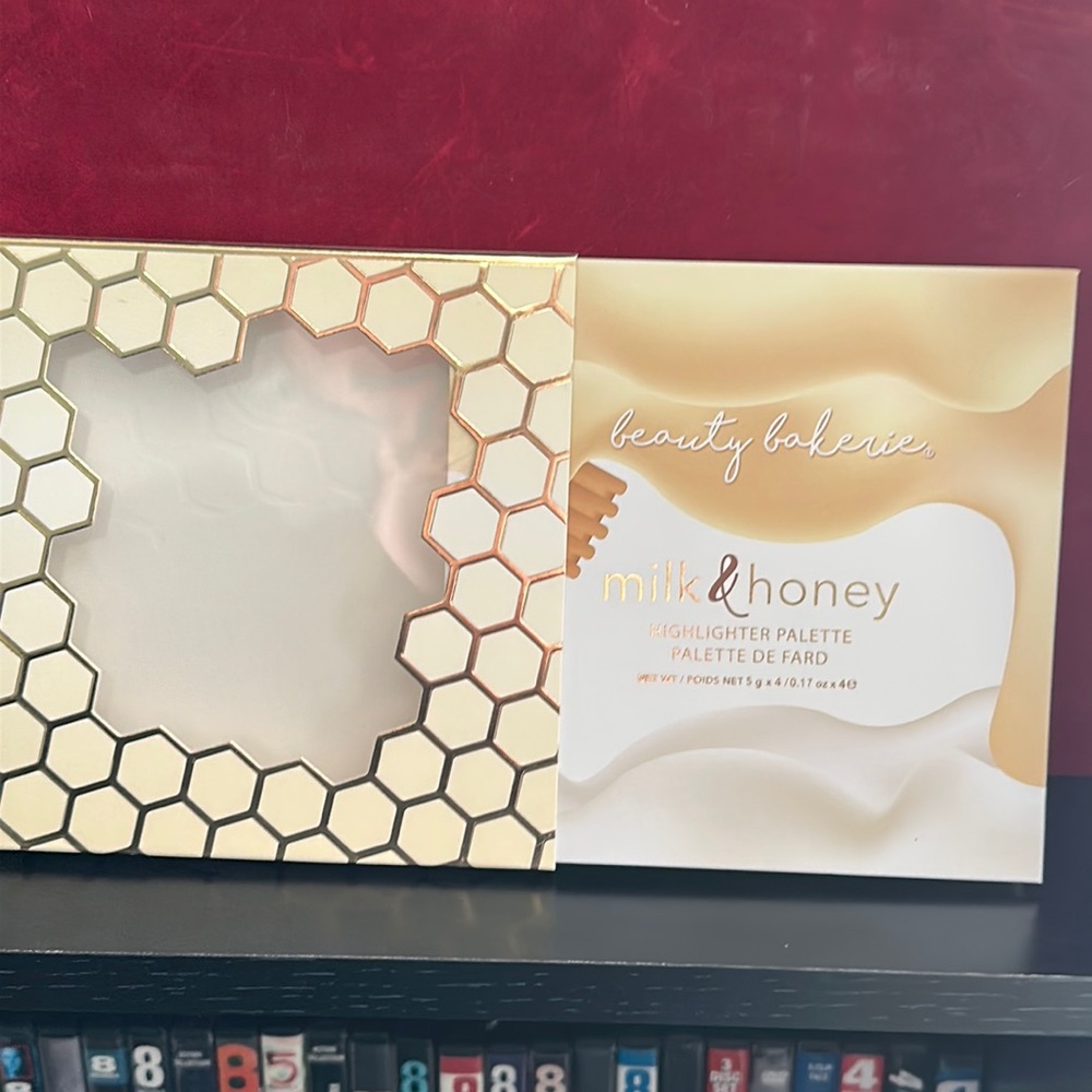 Beauty Bakerie Milk & Honey highlighter palette